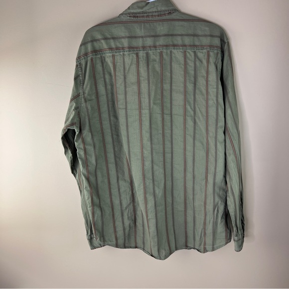 Men's Columbia Green Casual Button Down Shirt - Picture 5 of 9